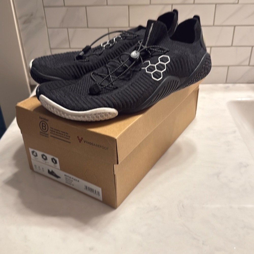 Vivobarefoot motus flex